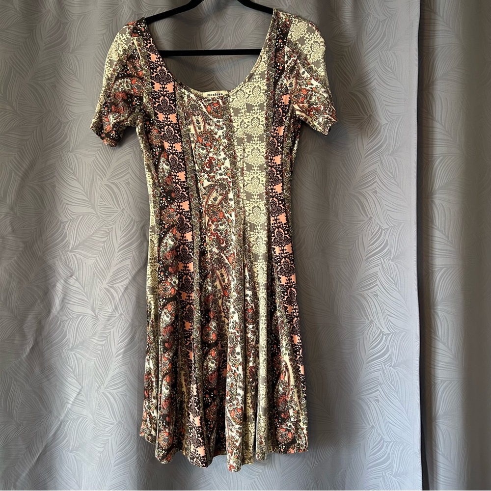 🌻5 for $25 or 3 for $18 SALE 
Floral Patterned Dress